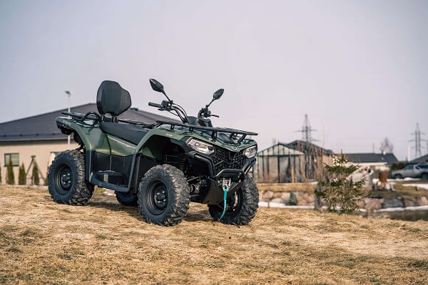 10 utilizari ale ATV-ului entry-level CFMOTO X4 CForce 450