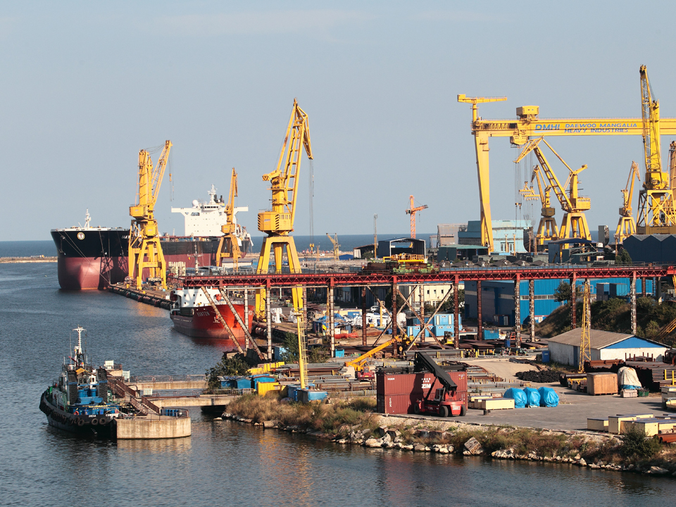 Explozie pe Șantierul Naval Orșova, la o navă aflată în reparații