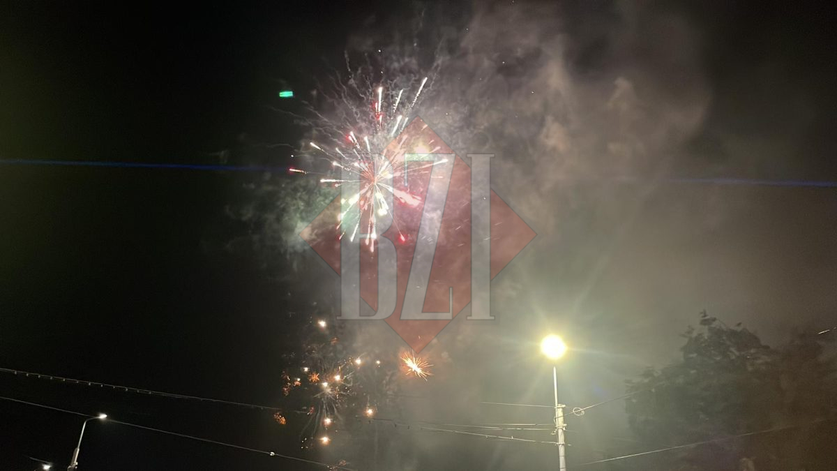 Joc superb de artificii pe cerul orașului Iași – GALERIE FOTO/VIDEO