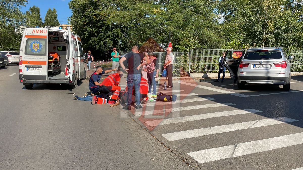 Întâmplare stranie în trafic. Un bărbat care avea mașina burdușită de lumânări si candele, inconștient în intersecție. Trecătorii l-au sos din mașină si au început să-l resusciteze – EXCLUSIV/FOTO/VIDEO