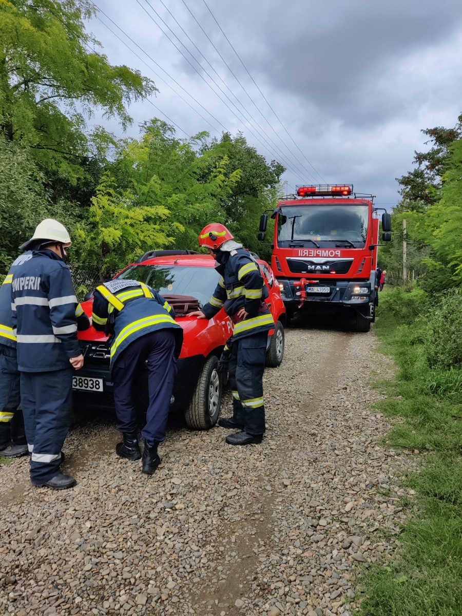 Un bărbat, în vârstă de 58 de ani, a murit după ce a căzut în fântână. Pompierii ieşenii au reuşit să scoată trupul neînsufleţit – EXCLUSIV, FOTO