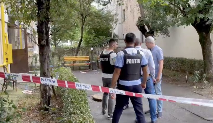 Atac în plină stradă la Arad. Bărbat înjunghiat un telefon mobil şi 30 de lei