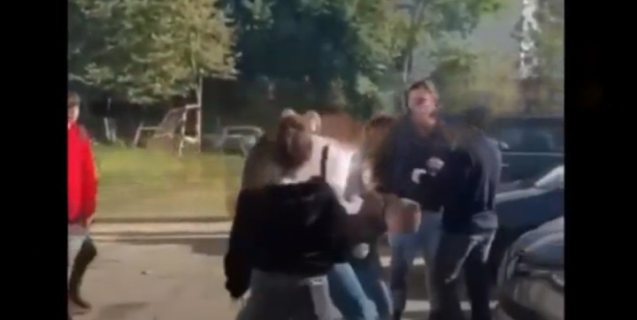 Reacția ISJ Iași, după bătaia din curtea unei școli. Mai mulți elevi și-au împărțit pumni