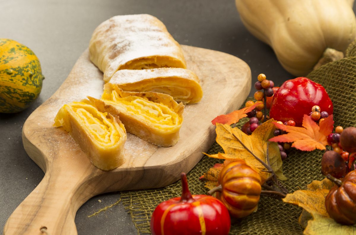 Cea mai bună plăcintă cu dovleac după rețeta bunicii. Cum să pregătești acasă o plăcintă gustoasă și aromată
