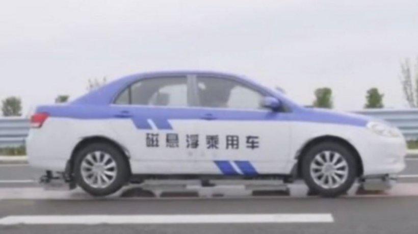 China a testat cu succes o maşină cu levitaţie magnetică. „Zboară” la 35 de milimetri deasupra carosabilului – VIDEO