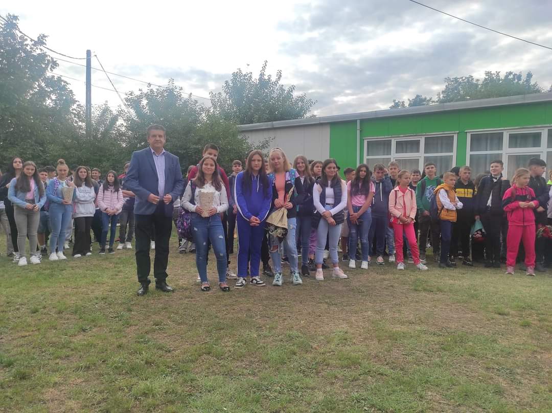 Cristian Ivănuță, deputat AUR de Iaşi, la deschiderea noului an şcolar – FOTO (P)