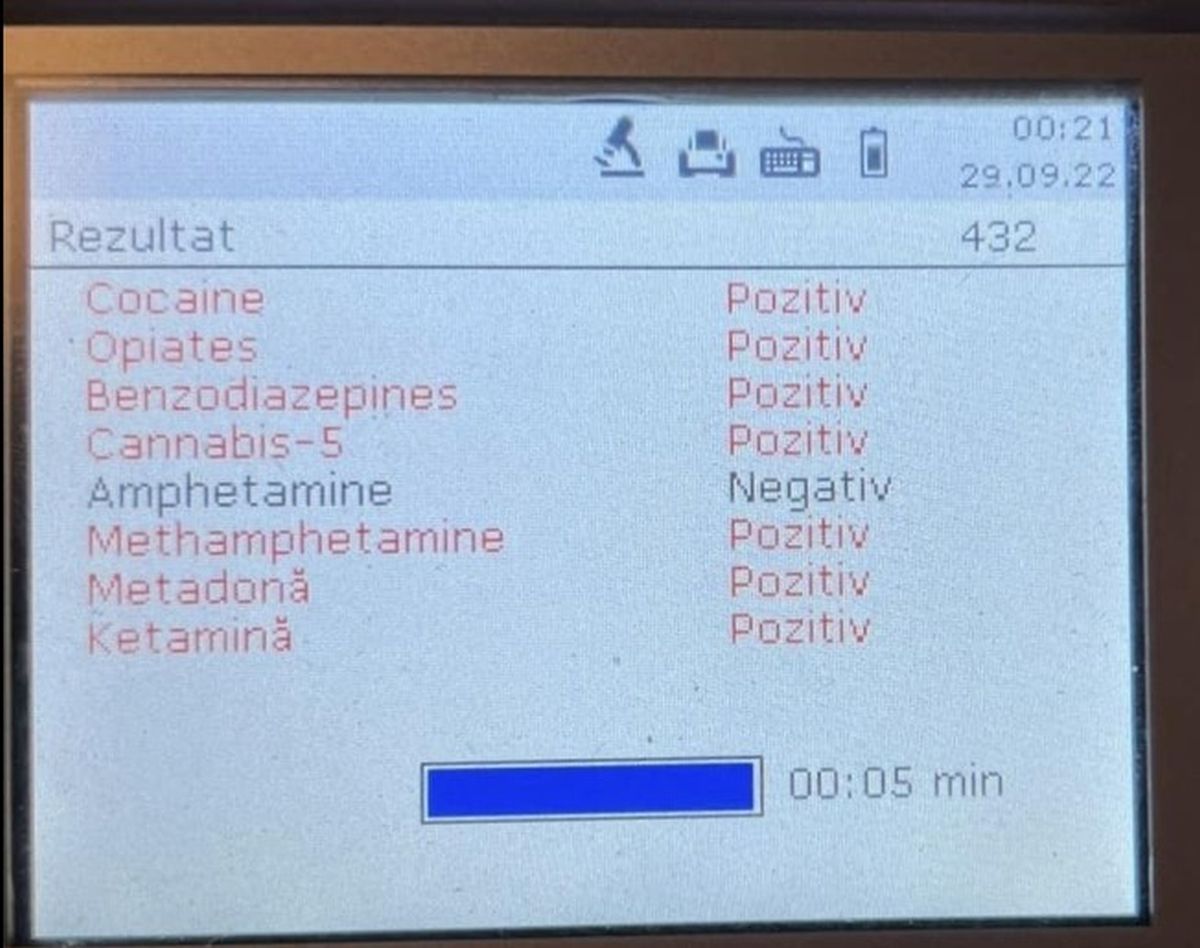 Un bucureștean a fost testat cu aparatul DrugTest și a dovedit ca nu consumase amfetamină. Consumase „doar” cocaină, canabis, opiacee, benzodiazepine, metamfetamină, metadonă și ketamină