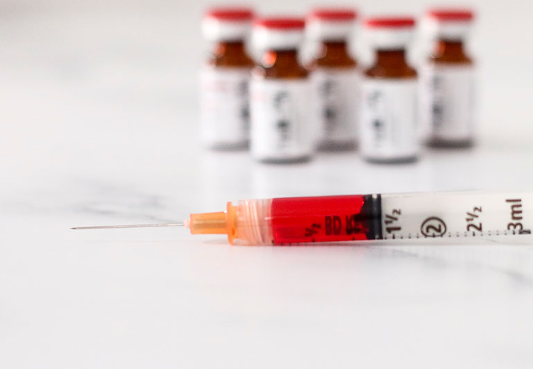 Vitamina B12 fiole se poate bea? Află totul despre rolul „vitaminei roșii” în organism