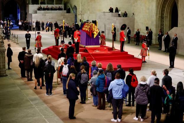 Londra a devenit cel mai bine păzit oraș din lume. Peste 1000 de șefi de stat și personalități participă la înmormântarea reginei Elisabeta a II-a – LIVE VIDEO/TEXT