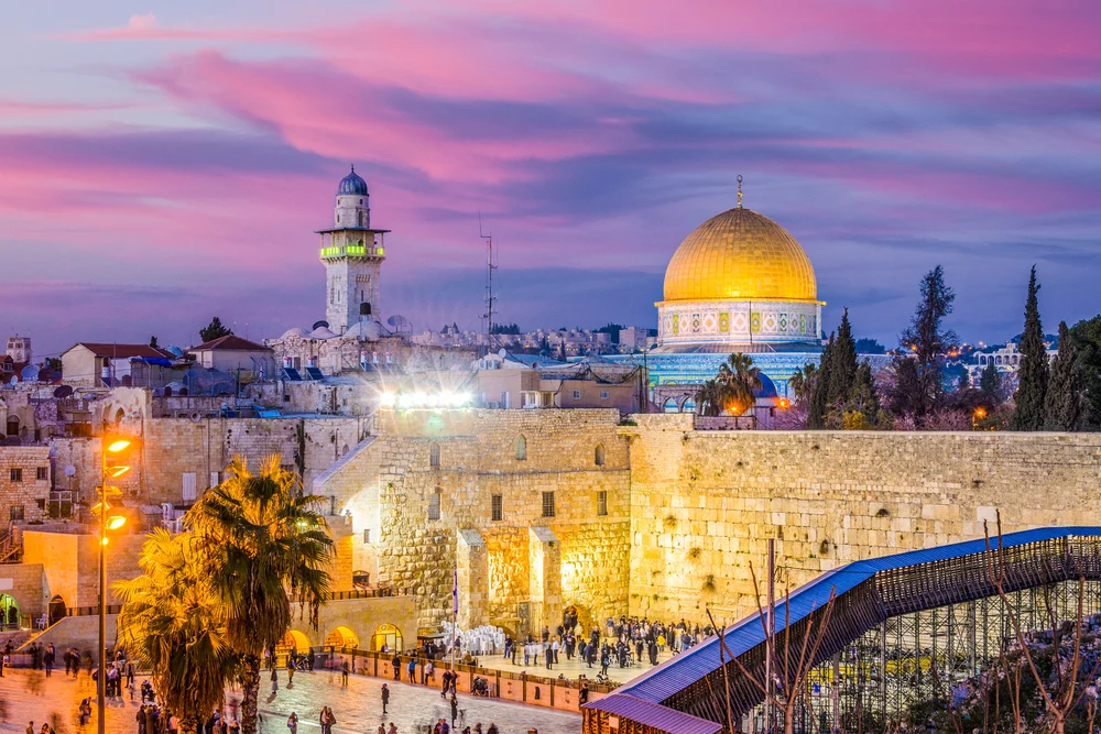 Românii sunt în topul naționalităților care călătoresc în Israel