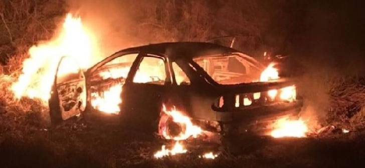 Incendiu în Hârlău. Un autoturism a fost cuprins de flăcări – EXCLUSIV