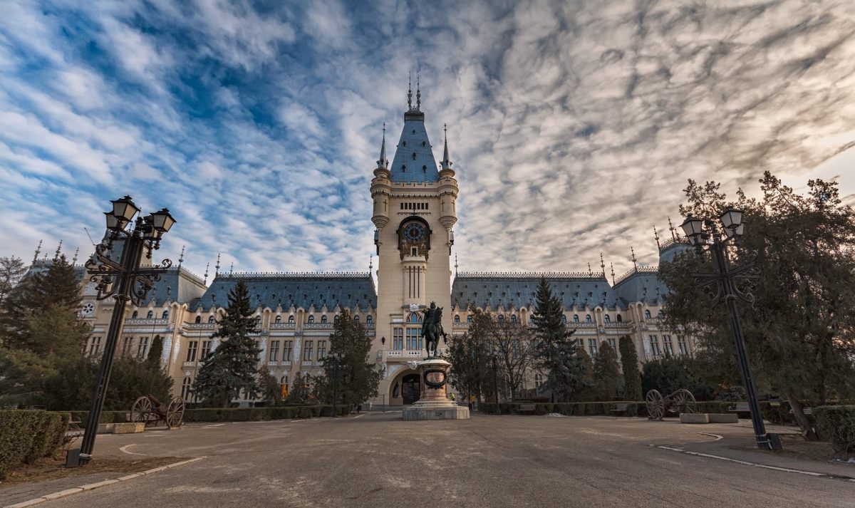 „Magia serii” la Palatul Culturii din Iași. Ce se întâmplă dacă plouă mâine seară?