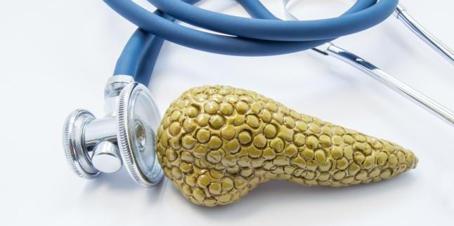Pancreatita acută se vindecă? Iată ce tratament medicamentos recomandă medicii și care sunt cele mai bune remedii naturiste pentru această afecțiune