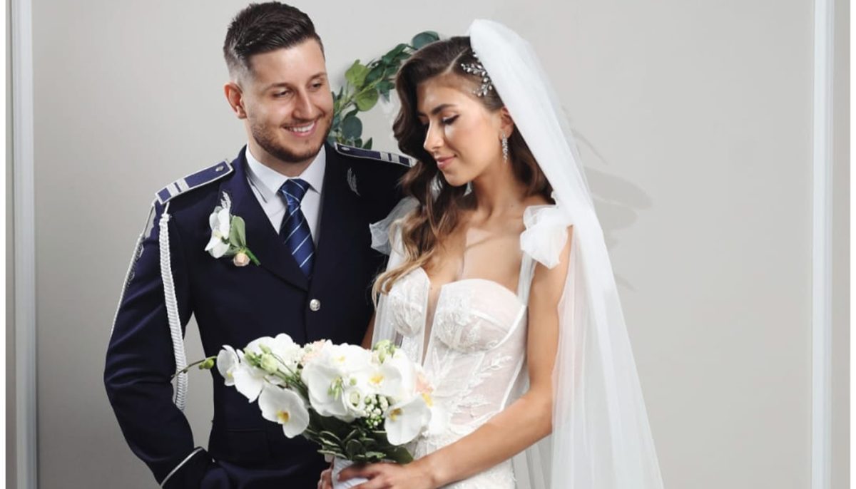 Un polițist ieșean s-a căsătorit în uniforma de serviciu. Imagini fabuloase de la nuntă – GALERIE FOTO