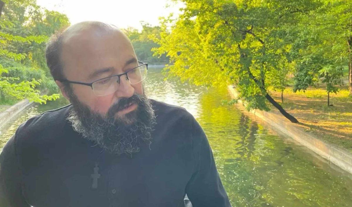 Preotul Visarion Alexa, acuzat de agresiune sexuală și hărțuire. Ce a făcut în timp ce spovedea o enoriașă
