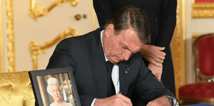 Preşedintele Bolsonaro iese în evidenţă şi la înmormântarea Reginei Elisabeta a II-a: „Brazilia nu vrea legalizarea avortului!”