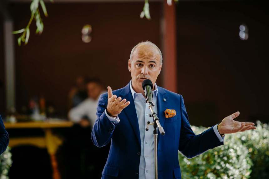 Rareş Bogdan: ,,PNL doreşte mărirea pensiilor cu 16%/ Dacă domnul Câciu nu găseşte resursele bugetare, pleacă acasă, simplu /Domnul Câciu negociază mai prost decât domnul Cîţu”