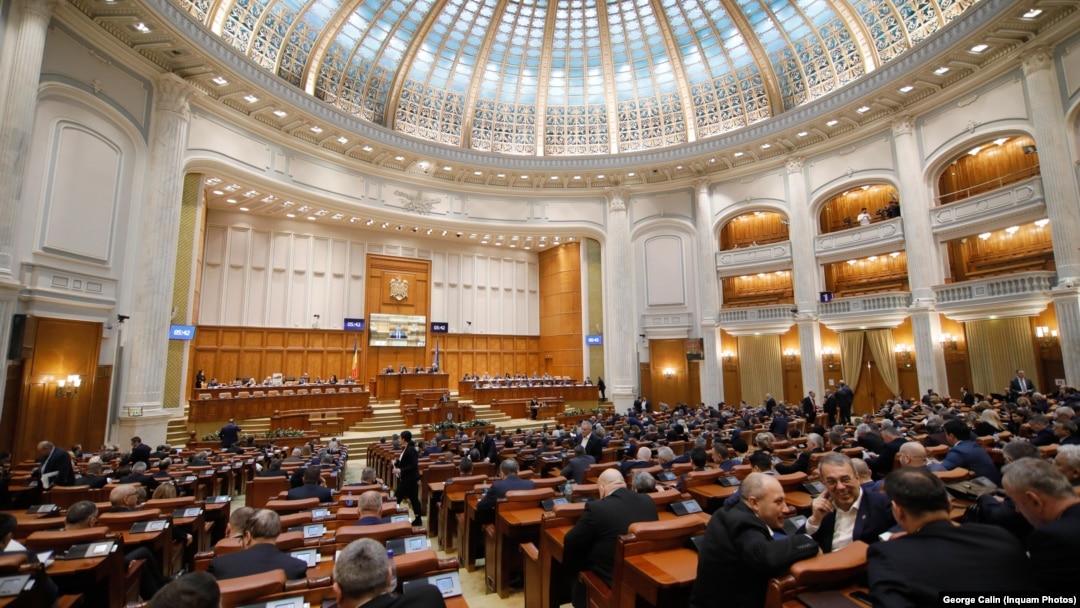 Ce au declarat senatorii după ce şi-au mărit salariile: „Merge economia, sunt bani. Vom trăi bine”