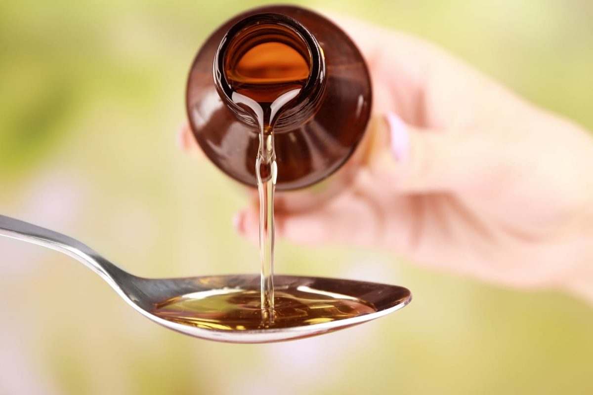 Sirop de tuse pentru adulți preparat din ingrediente naturale. Trei rețete simple și eficiente