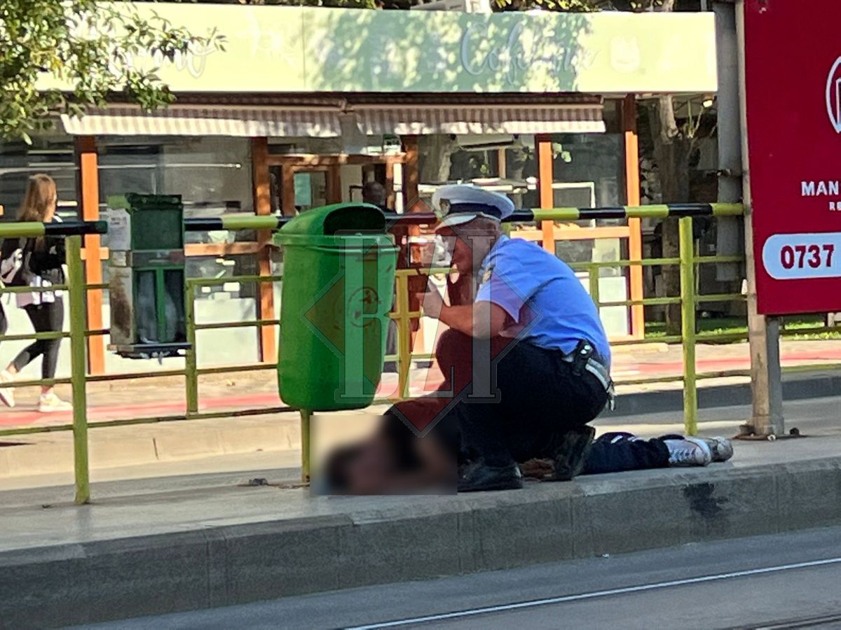 Incident în stația de autobuz din Podu Roș! Unui tânăr i s-a făcut rău – FOTO