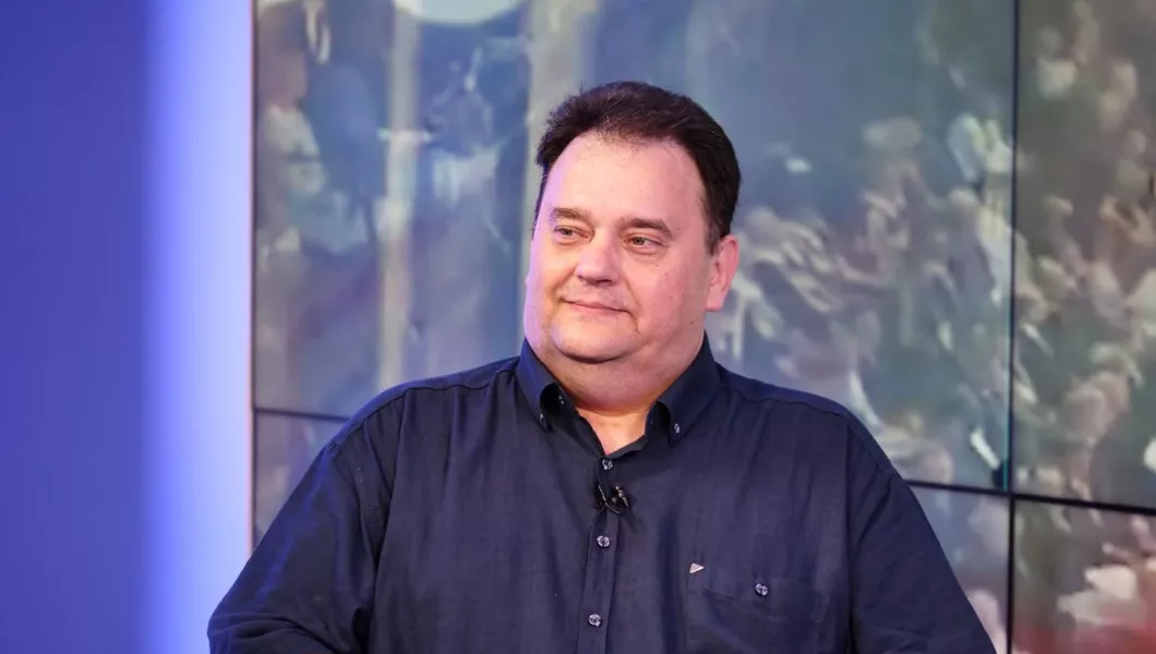H.D. Hartmann, la BZI LIVE: „Premierul Ciucă, pentru mine ca profiler, niciodată nu a crezut în doctoratul său. Nu am dovezi, dar cred că lucrarea pur și simplu i-a fost înmânată de-a gata!” – VIDEO