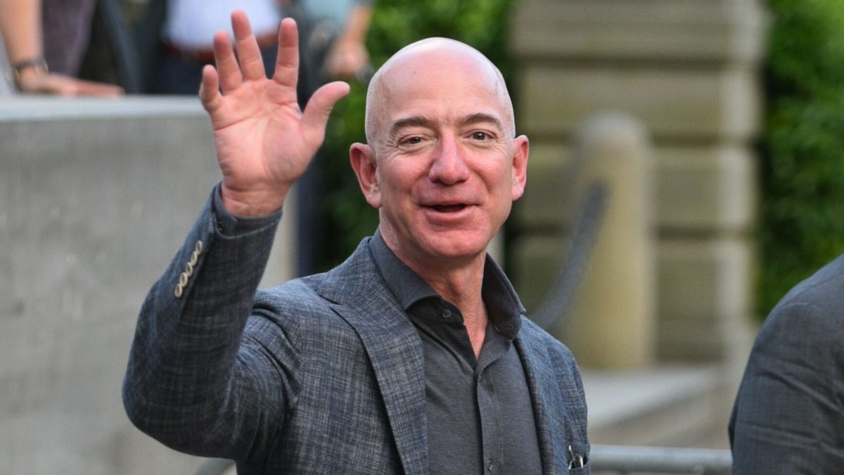 Jeff Bezos prevede un viitor sumbru pentru economie