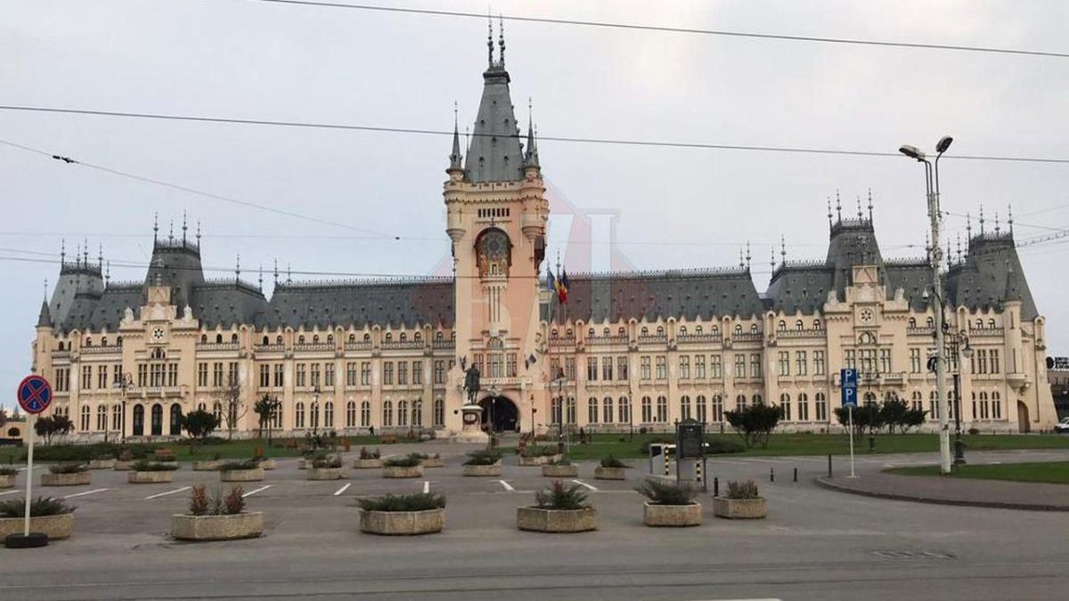 Expoziția de artă vizuală ,,Ești o minune”, la Palatul Culturii din Iași