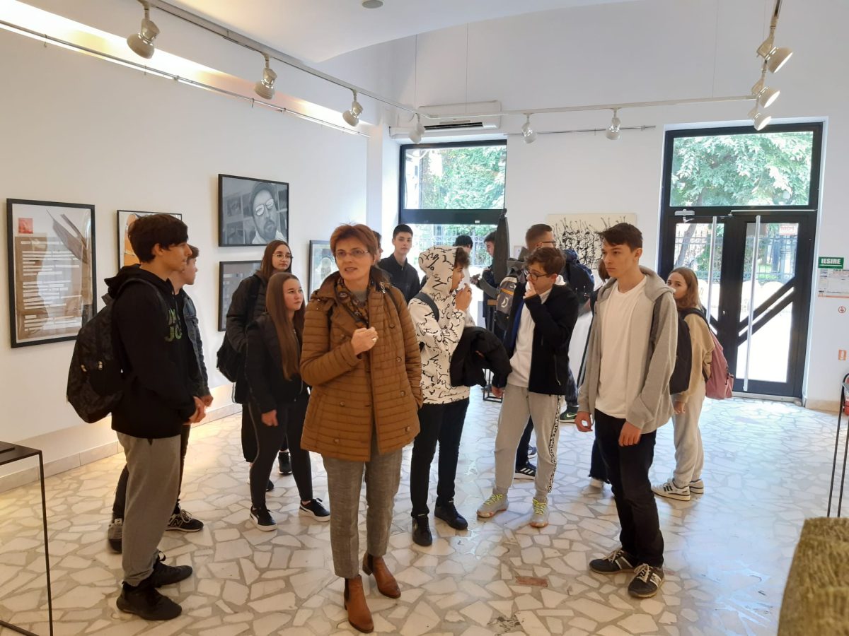 Tur virtual „Pasteluri de toamnă”, la Liceul Teoretic de Informatică „Grigore Moisil” din Iași – FOTO