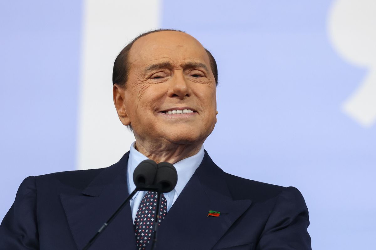 Berlusconi îl atacă dur pe Zelenski: „Ucraina a aruncat în aer acordul de la Minsk. Zelenski intervine și atacurile se triplează, la fel și victimele”