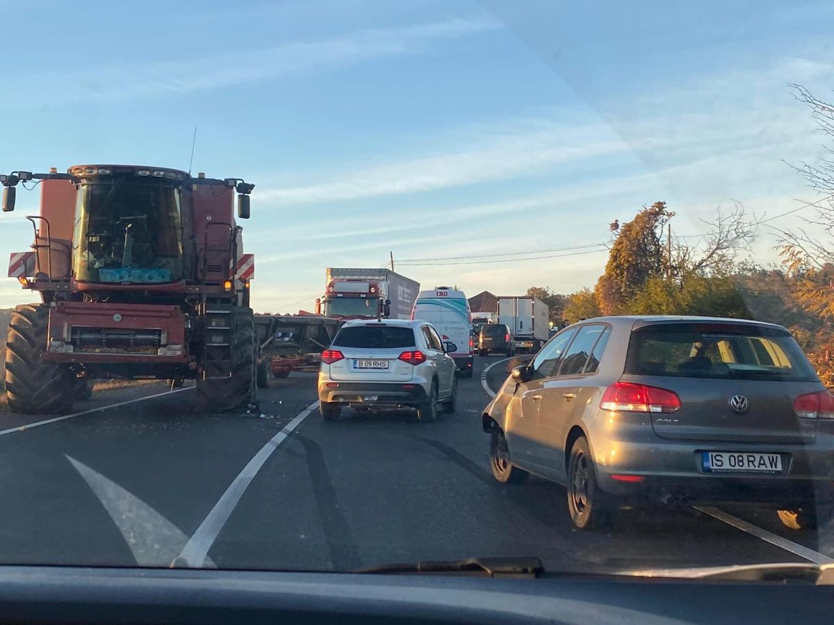 Accident rutier în comuna Strunga. Un autoturism a fost izbit în plin de o combină – EXCLUSIV