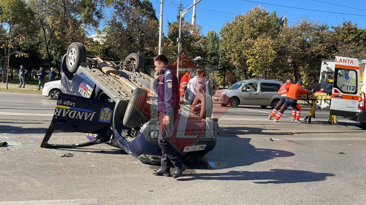 Accident rutier la Iaşi. O autospecială de la Jandarmerie s-a răsturnat în zona Podu Roș! Există victime – EXCLUSIV, FOTO, UPDATE