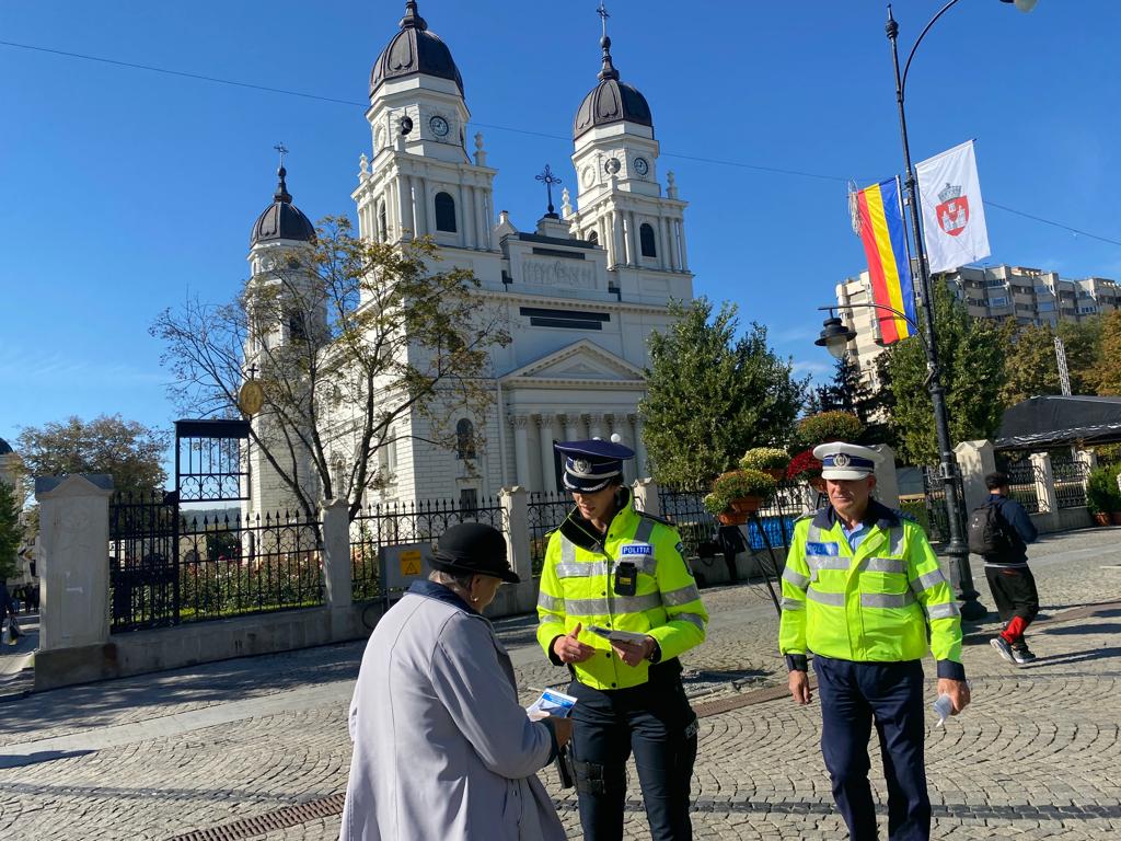 Recomandări ale polițiștilor ieșeni pentru pelerinii sosiți la Sfânta Cuvioasă Parascheva