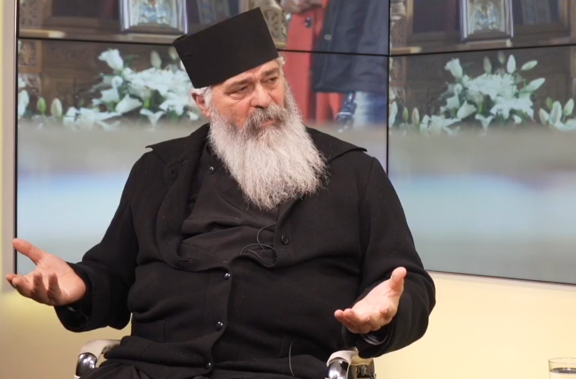 Părintele Calistrat Chifan, discuție despre puterile cerești. Cui ne rugăm? Lui Dumnezeu, sfinților sau puterilor cerești? – VIDEO