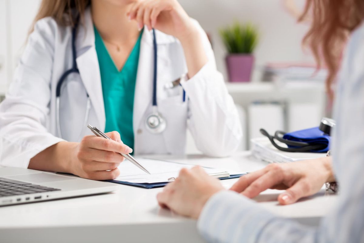 Consultaţii medicale gratuite pentru aceşti salariaţi din România. Angajatorul suportă toate costurile
