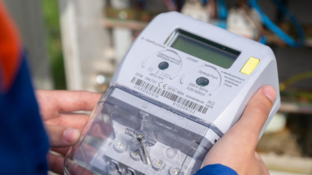 Acțiune de control la toți cei șase mari furnizori de energie. Vicepreședintele ANRE: „Au venit peste 32 de mii de reclamații, de petiții”