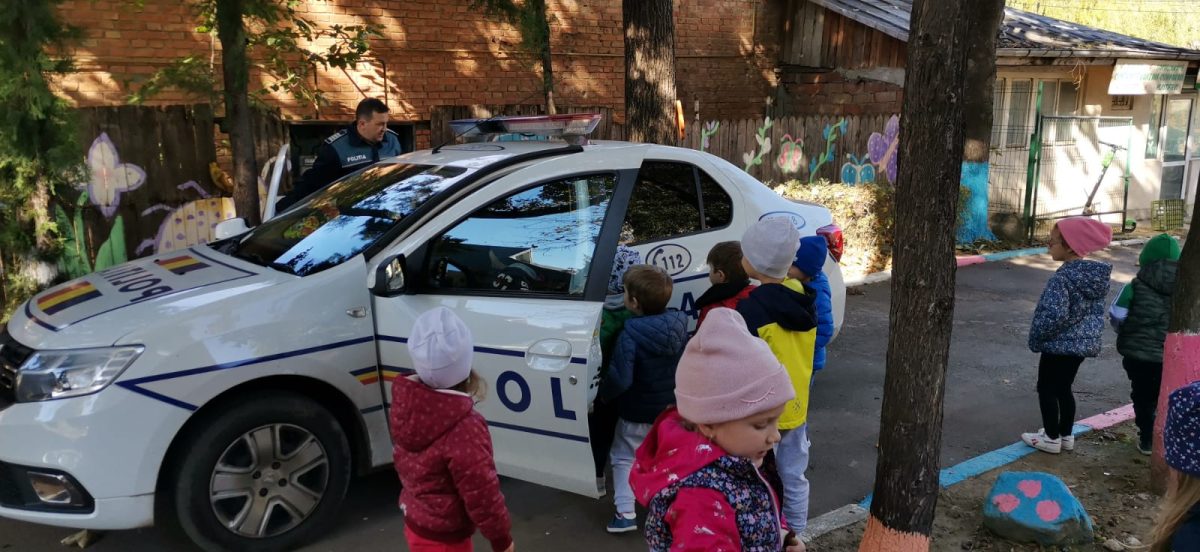 Copiii de la Grădinița cu Program Prelungit nr. 9 Iași au participat la o activitate desfășurată de polițiștii ieșeni – FOTO