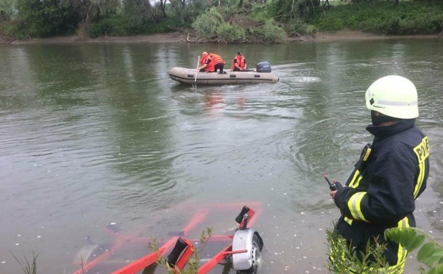 Un băieţel de 6 ani a fost găsit înecat într-un râu din Chisindia, judeţul Arad