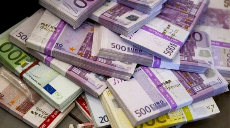 Guvernul le oferă 500.000 euro românilor pentru energie. Ce trebuie să facă să primească banii