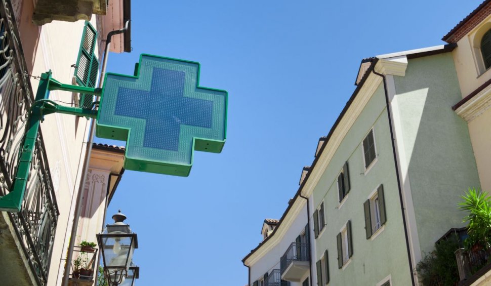 Vaccinarea antigripală s-ar putea face și în farmacii. Ce presupune proiectul pilot
