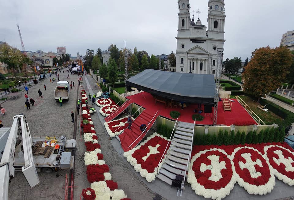 Peisaj de sărbătoare la Iași. Podoaba sfântă a Moldovei este împodobită – FOTO