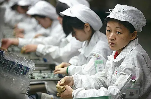 Nou focar de coronavirus la uzina Apple din China. Angajații au fugit pentru a nu fi carantinați