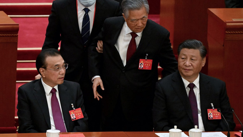 Ce a însemnat darea afară a lui Hu Jintao, fostul președinte al Chinei, din cadrul lucrărilor Congresului Partidului Comunist Chinez – VIDEO