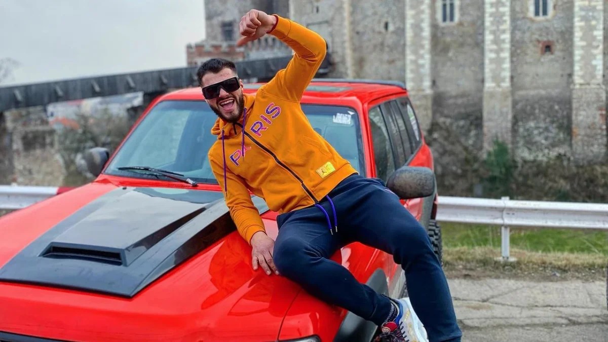 Dosar penal pentru Iancu Sterp, după ce s-a fotografiat cu o armă de vânătoare