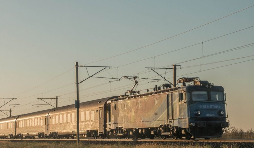 O învățătoare din Bacău, lovită de tren, a fost condamnată la închisoare, după ce judecătorii au decis că este vinovată