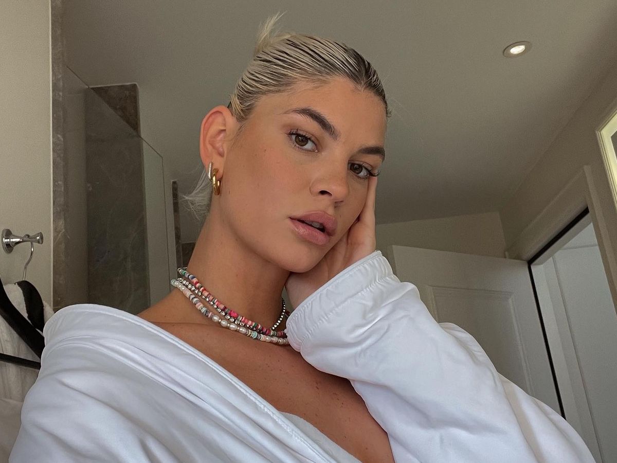 Laura Giurcanu, mai sinceră ca niciodată! Prin ce a trecut blondina, atunci când era model: „Lumea spune cât de ușor e…”