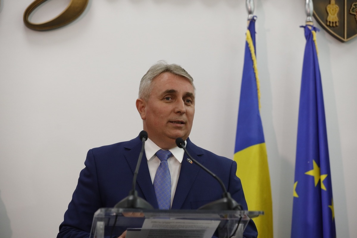 Lucian Bode, către poliţiştii protestatari: „Îmi doresc să majorăm salariile”