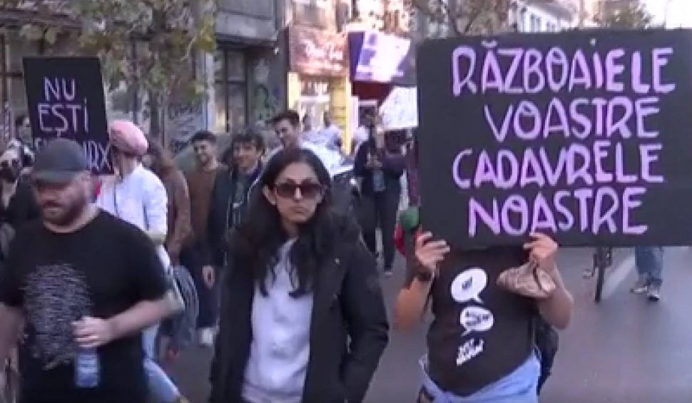 Sute de participante, la marșul împotriva violenței asupra femeilor: „Tăcerea nu este o soluţie”