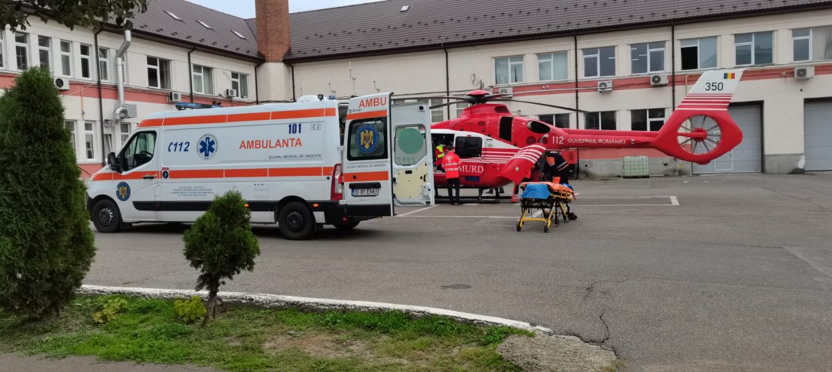 Un bărbat de 69 de ani, adus cu elicopterul SMURD de la Bârlad la Institutul de Boli Cardiovasculare Iaşi