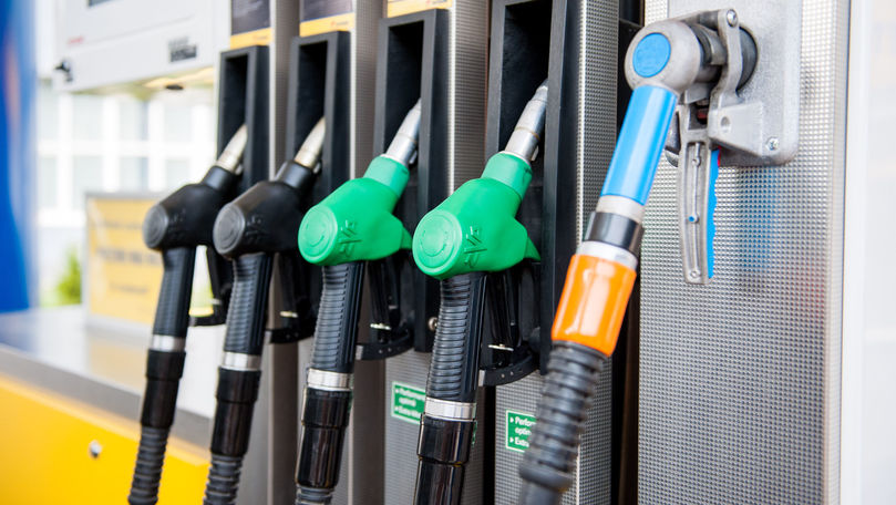 Prețul carburanților continuă să scadă: motorina a ajuns la 7,89 lei/litru, benzina – la 6,5 lei/litru