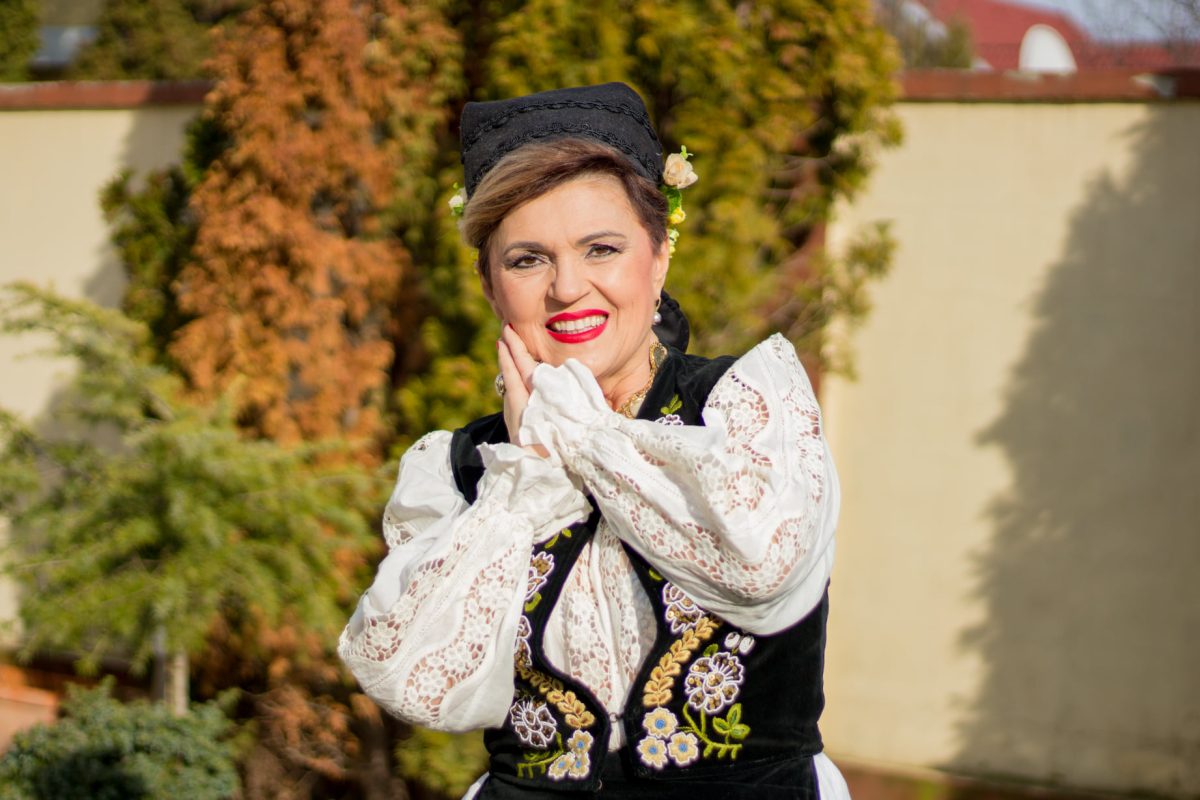 Nicoleta Voica se mândrește cu cei doi copii ai săi. Ce spune celebra interpretă de folclor despre provocările vieții de familie
